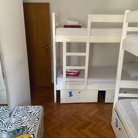 Hostel Omiš Extérieur photo