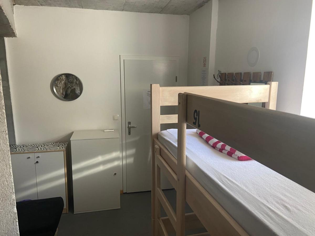 Hostel Omiš Extérieur photo