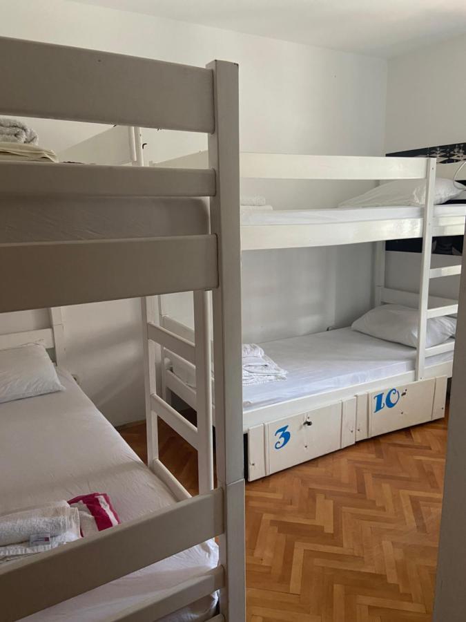 Hostel Omiš Extérieur photo