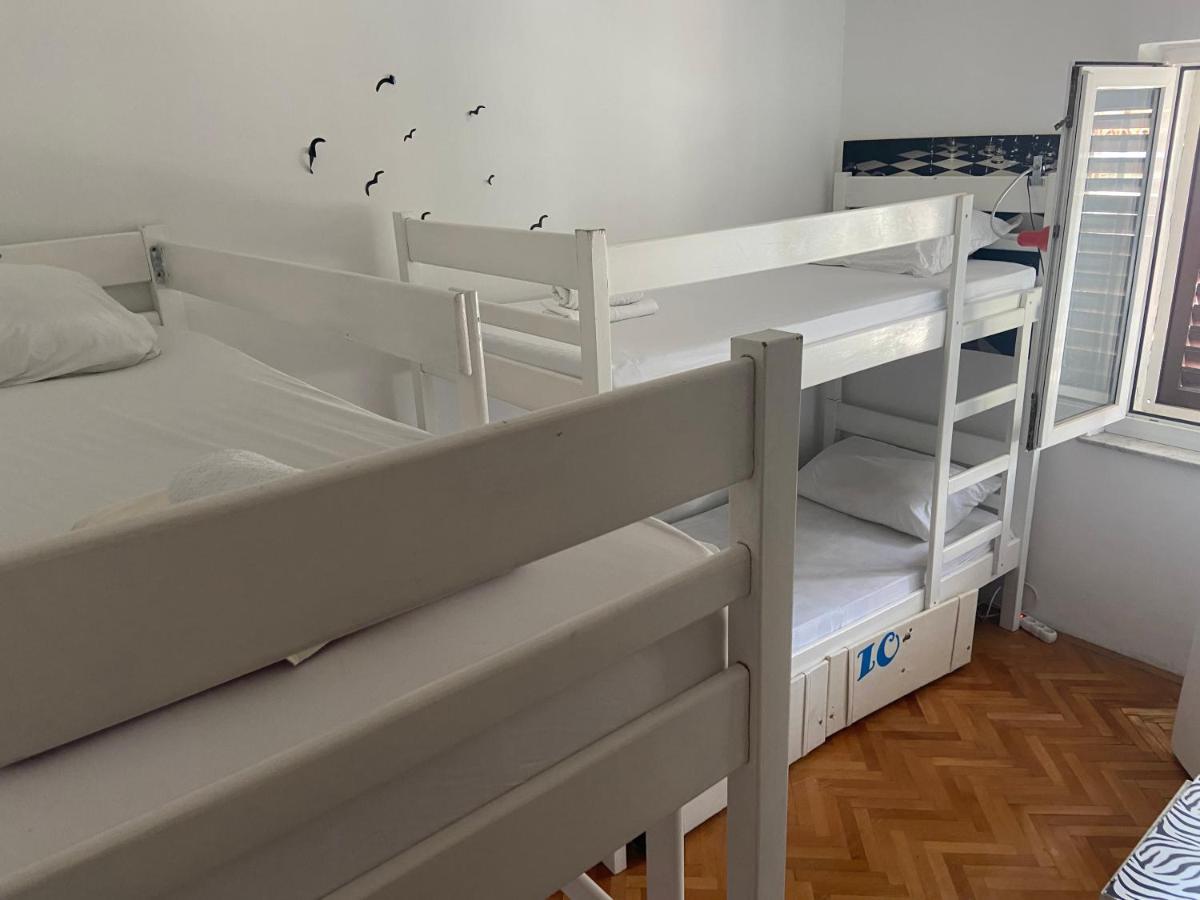 Hostel Omiš Extérieur photo