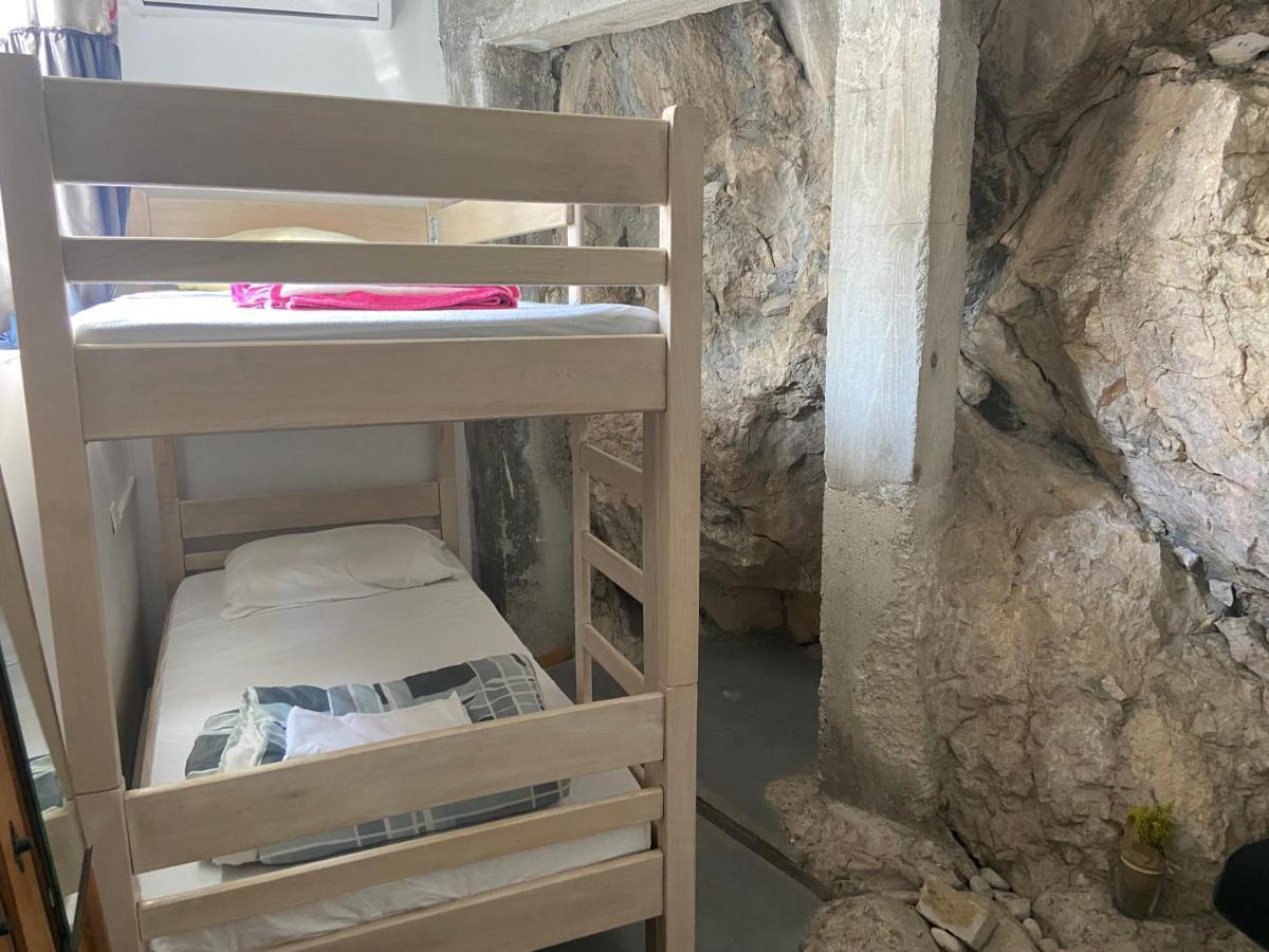 Hostel Omiš Extérieur photo