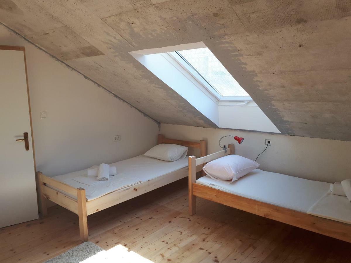 Hostel Omiš Extérieur photo