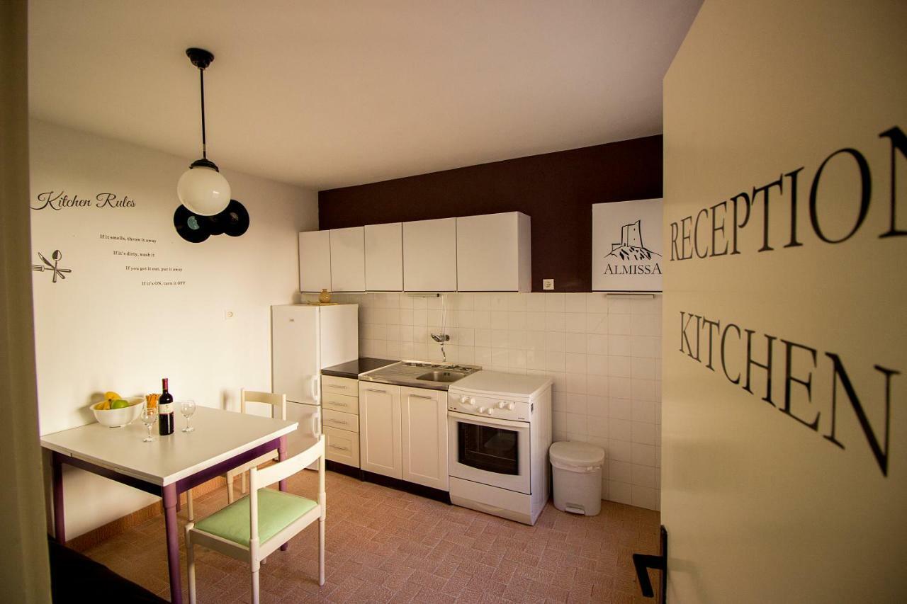 Hostel Omiš Extérieur photo
