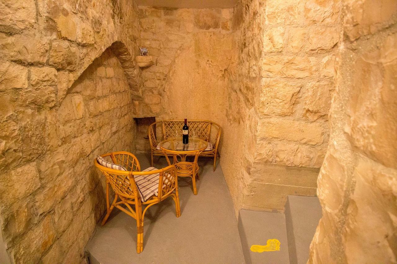 Hostel Omiš Extérieur photo