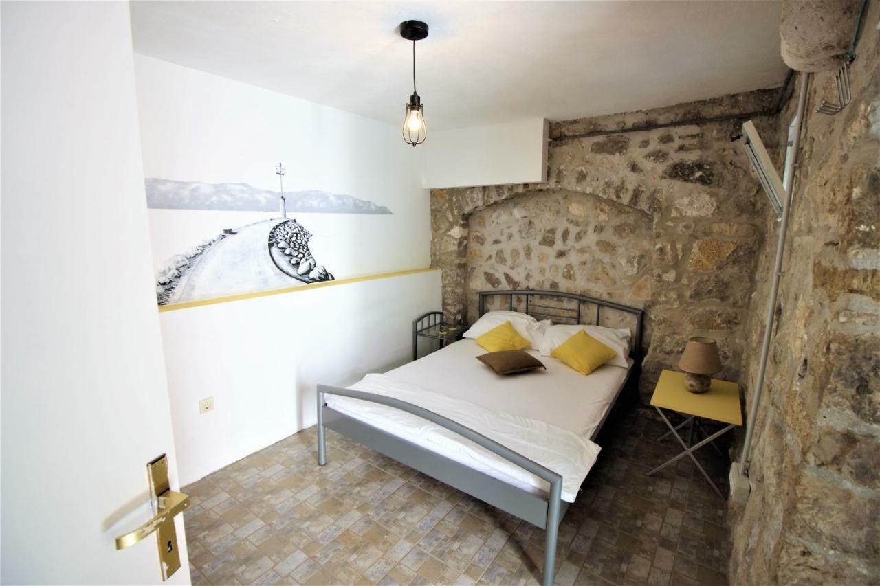 Hostel Omiš Extérieur photo