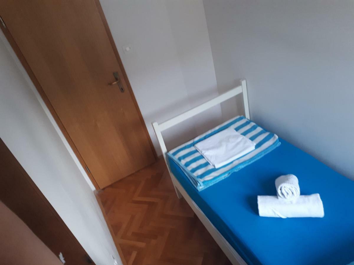 Hostel Omiš Extérieur photo
