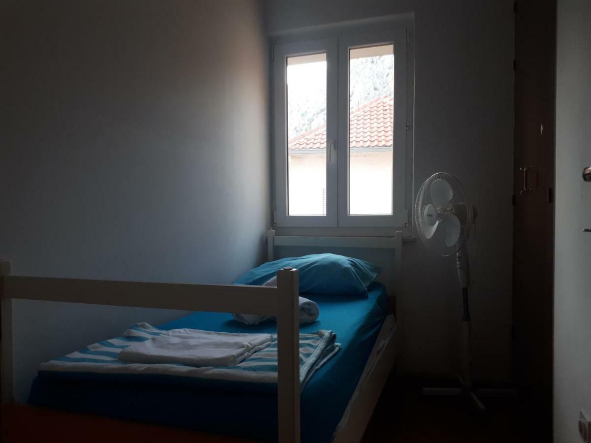 Hostel Omiš Extérieur photo